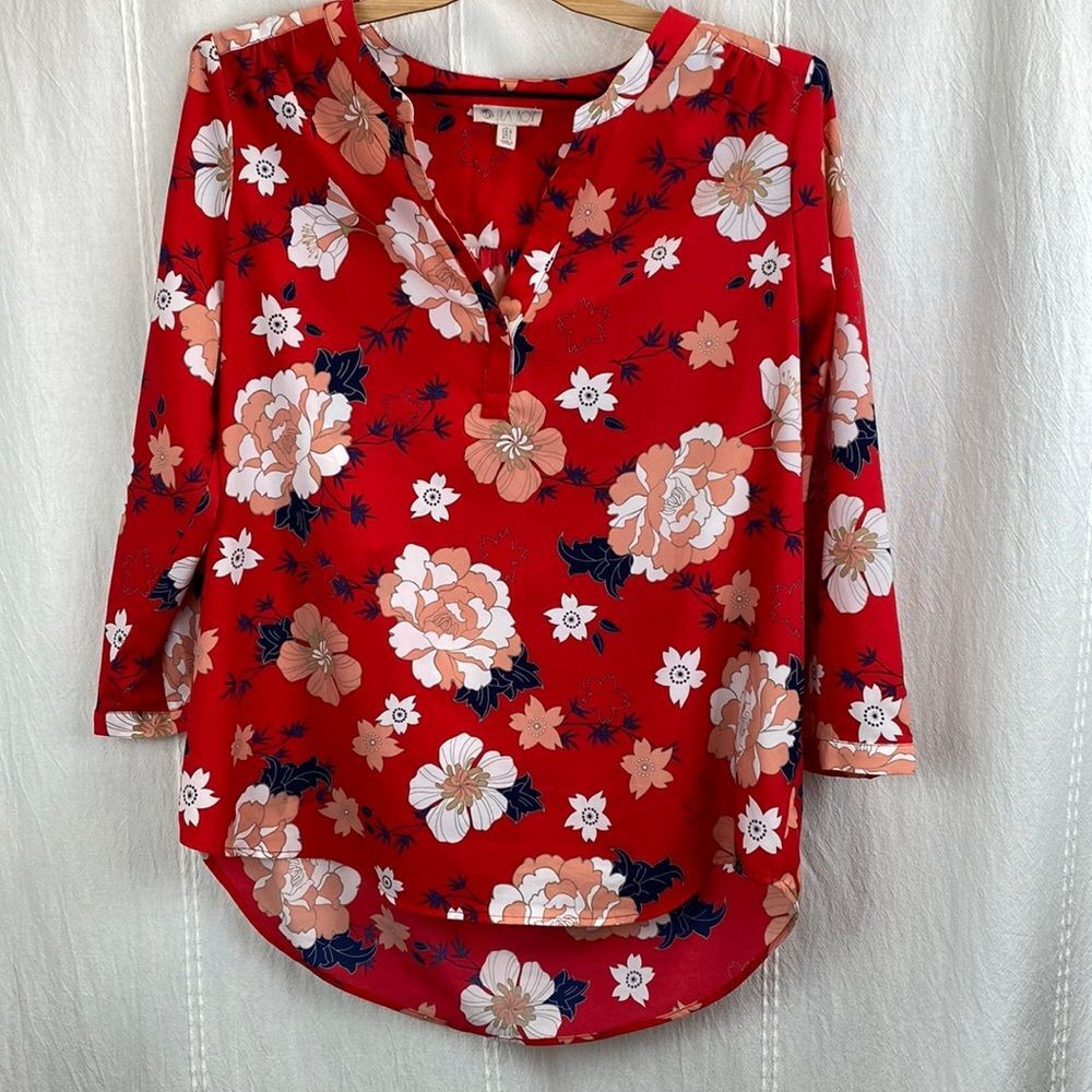 Lila Rose floral blouse 3/4 length sleeve red large